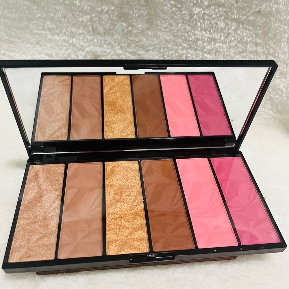 Ultra beauty Highlighter palette